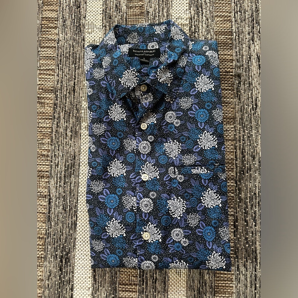 Banana Republic S/S Buttondown Size Large